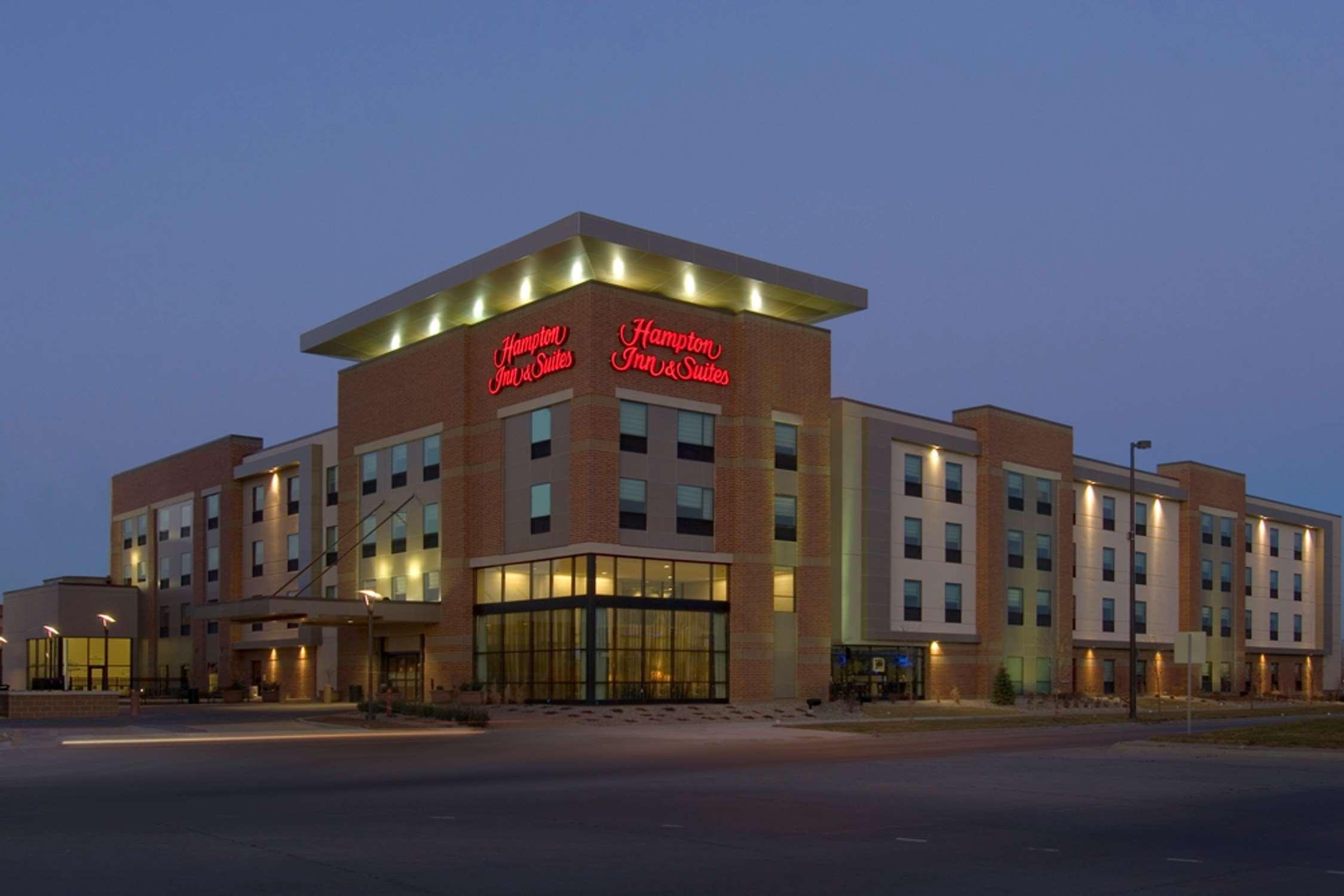 Hampton Inn & Suites Omaha-Downtown Ngoại thất bức ảnh