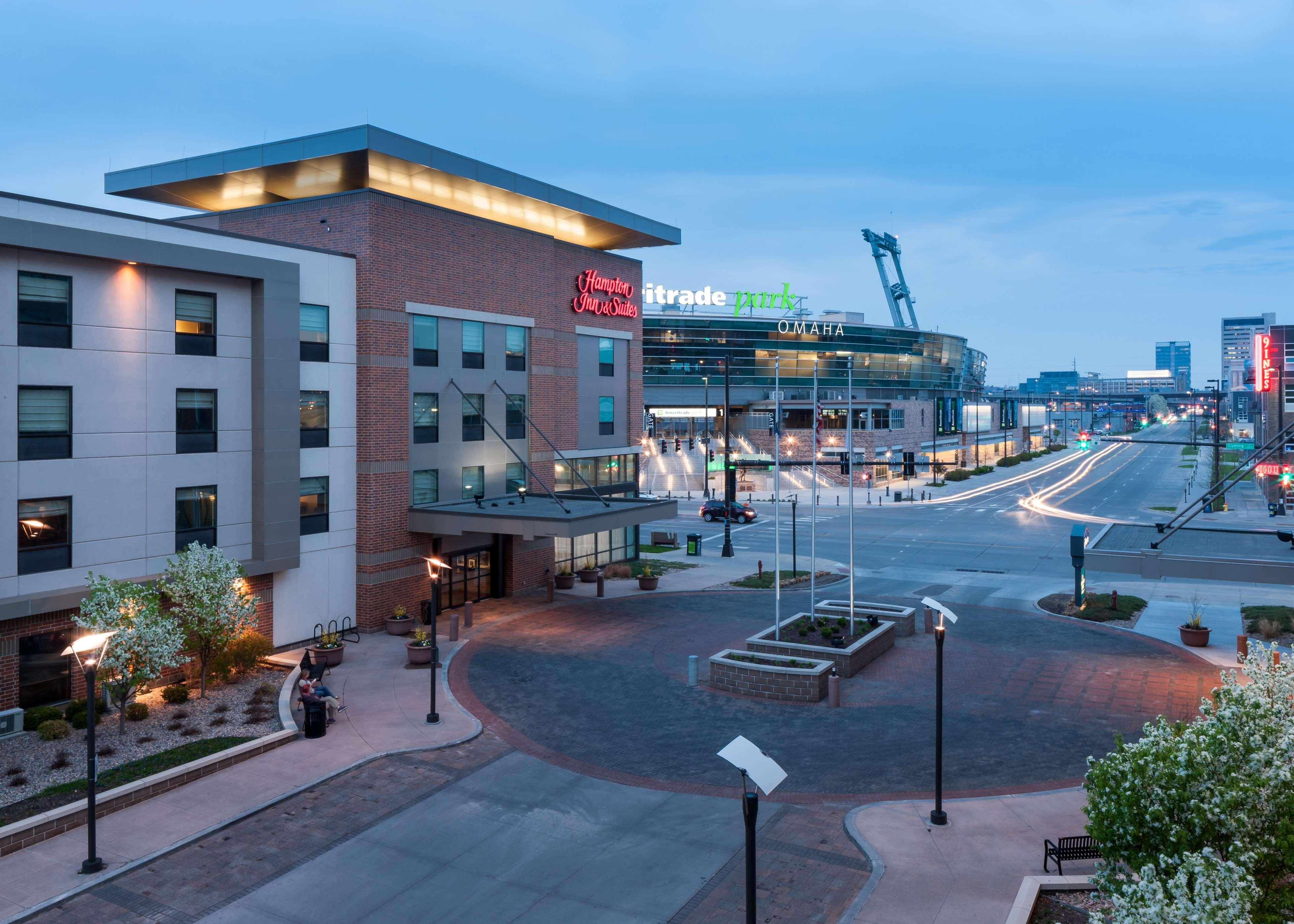 Hampton Inn & Suites Omaha-Downtown Ngoại thất bức ảnh