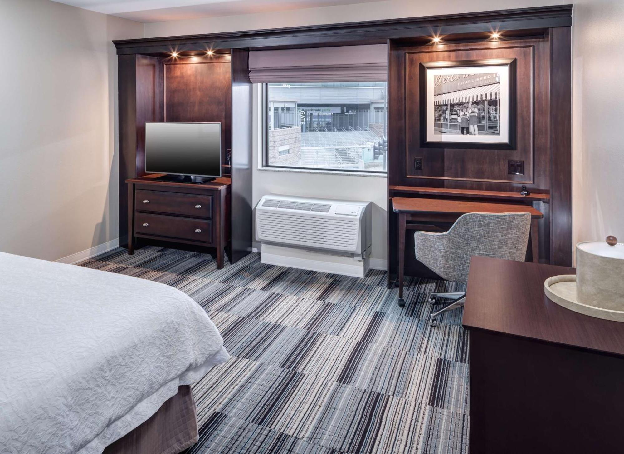 Hampton Inn & Suites Omaha-Downtown Ngoại thất bức ảnh