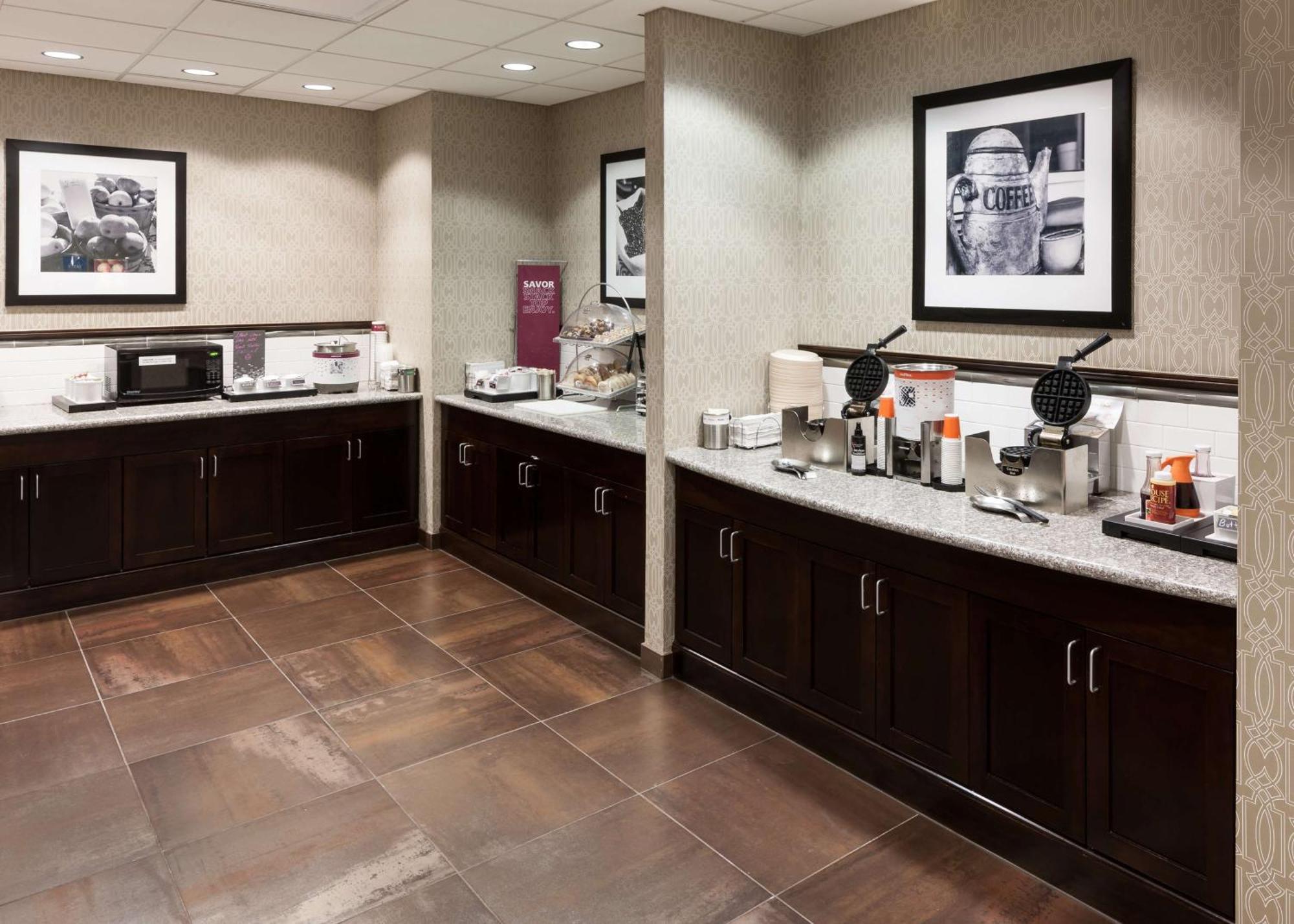 Hampton Inn & Suites Omaha-Downtown Ngoại thất bức ảnh