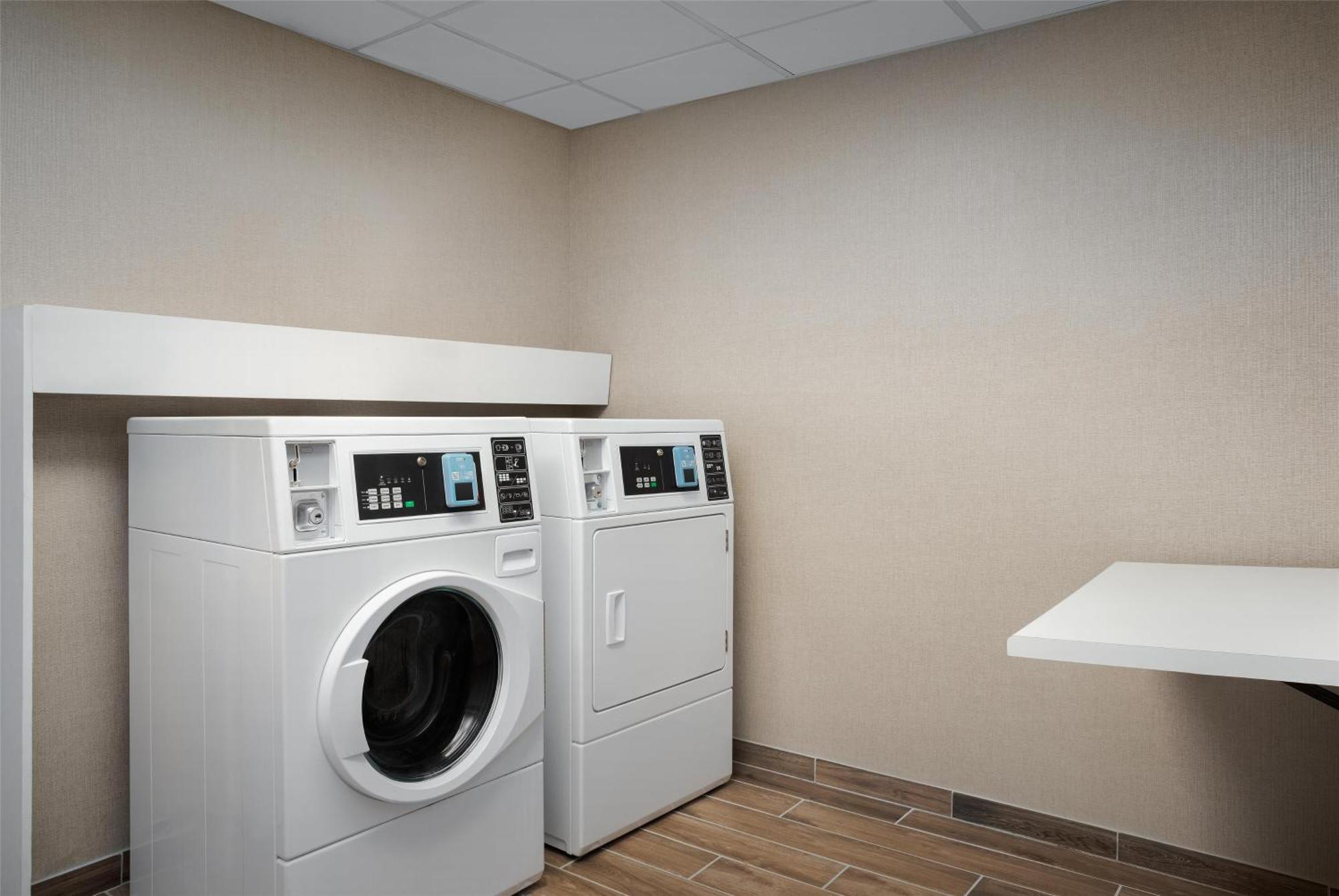 Hampton Inn & Suites Omaha-Downtown Ngoại thất bức ảnh