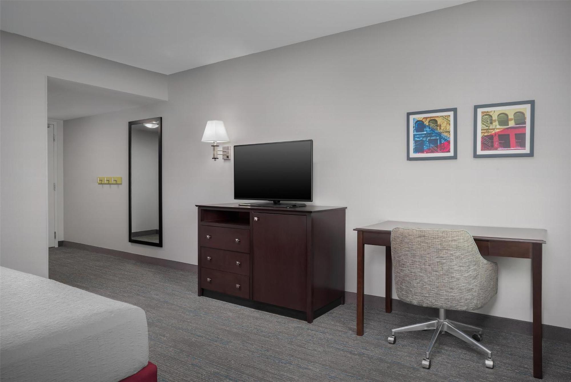 Hampton Inn & Suites Omaha-Downtown Ngoại thất bức ảnh